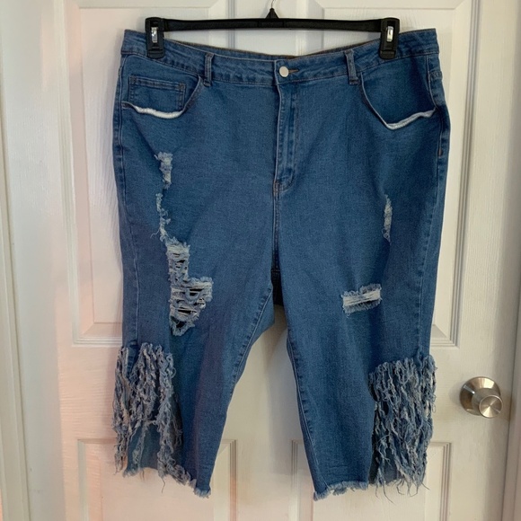CAPRI DISTRESSED FRINGE JEANS PLUS SIZE 4X - Picture 1 of 9
